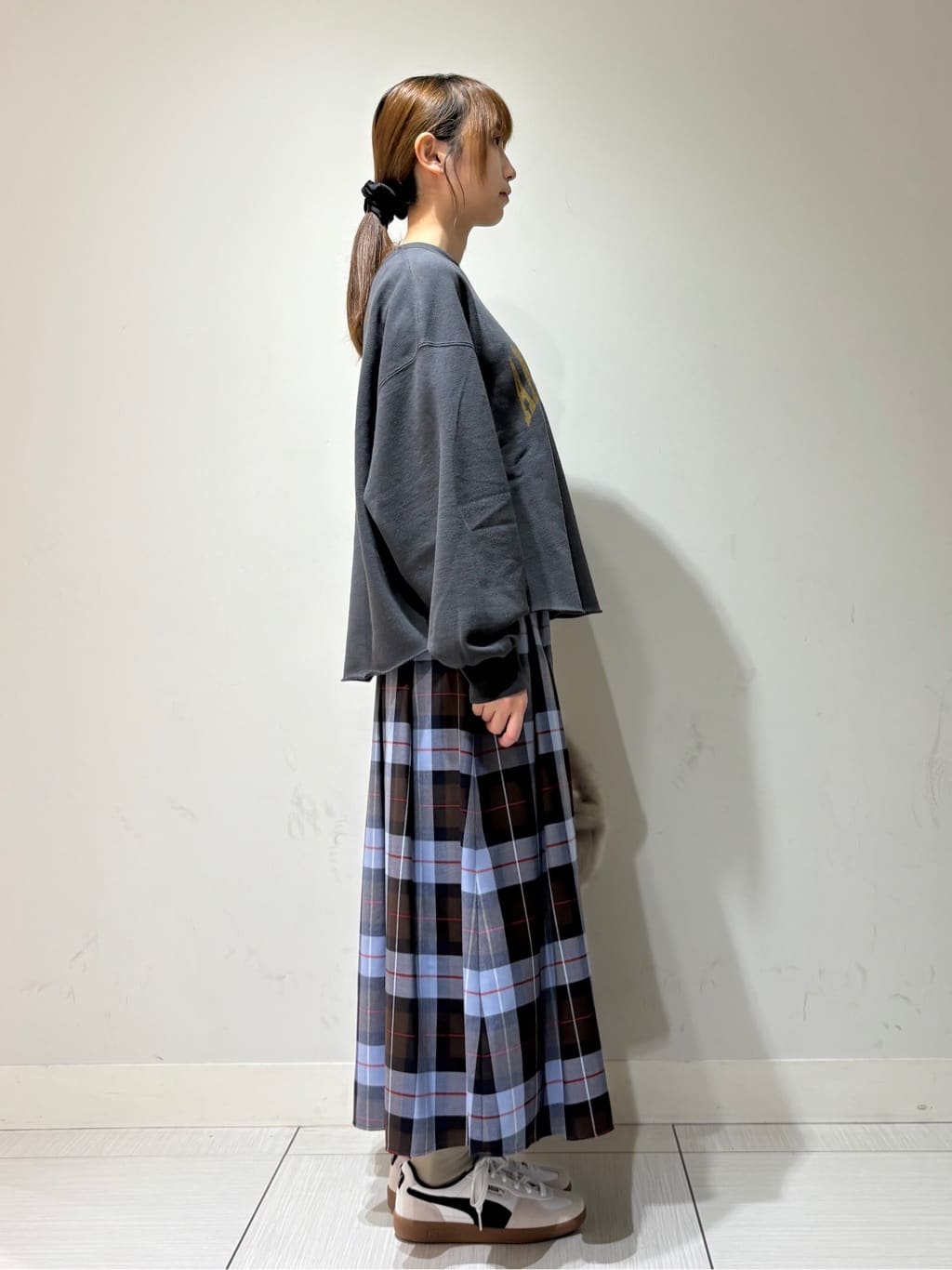 やなぎさんの「DRESSTERIOR｜◆チェックタックソフトプリーツスカート」を使ったコーディネート