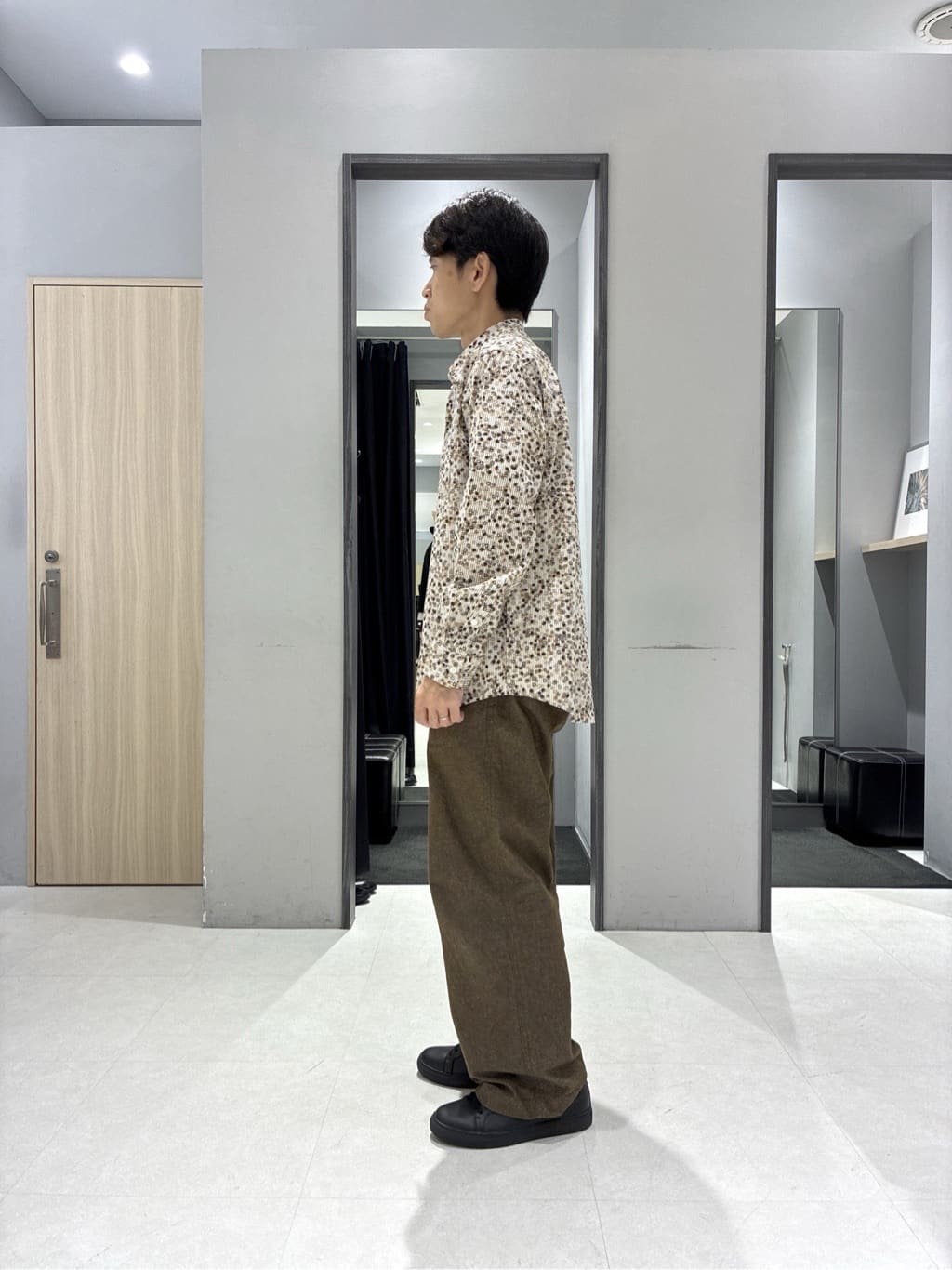 わいずみさんの「TAKEO KIKUCHI｜ストライプ小花 長袖シャツ」を使ったコーディネート