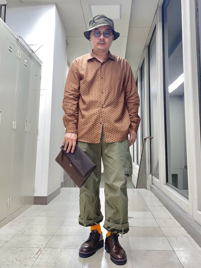 MAKOTO AIさんの「TAKEO KIKUCHI｜ボーラーハット柄 長袖シャツ」を使ったコーディネート