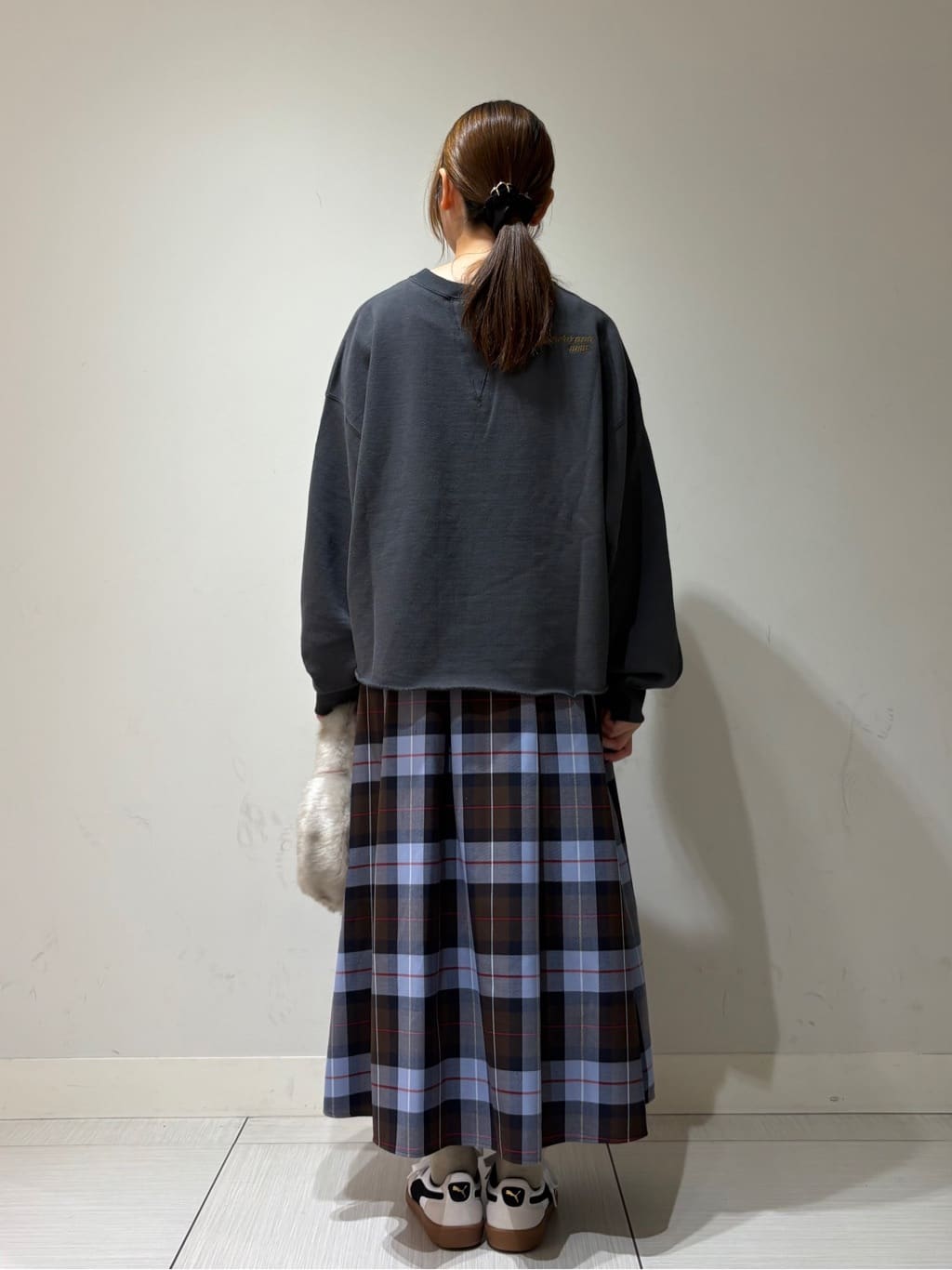 やなぎさんの「DRESSTERIOR｜◆チェックタックソフトプリーツスカート」を使ったコーディネート