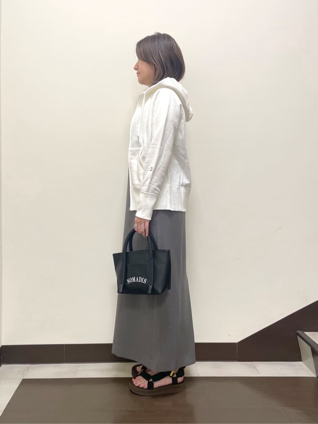 makiさんの「DRESSTERIOR｜◆【美人百花/モデル美香着用】コンフォートアイラインキャミワンピース」を使ったコーディネート