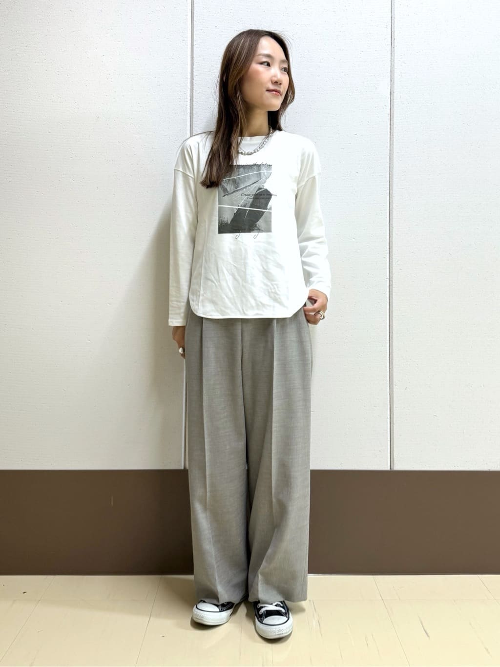 mamiさんの「INDIVI｜【UVケア】プリントフォトロングTシャツ」を使ったコーディネート