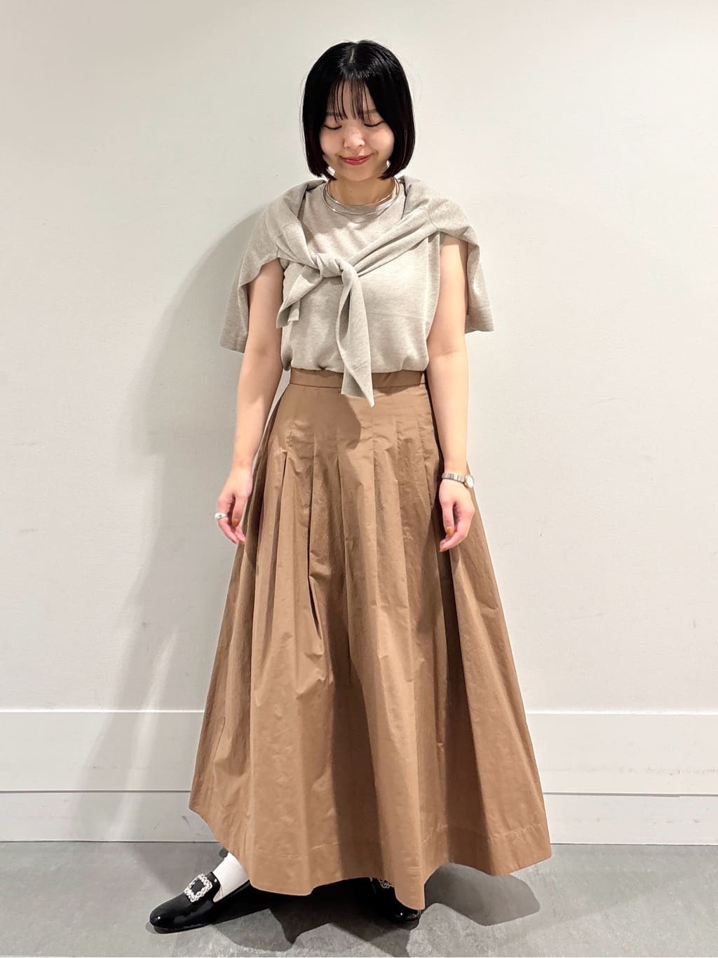 モエカさんの「UNTITLED｜【前後2WAY/アンサンブル可/ゆったり】シアーカーディガン」を使ったコーディネート