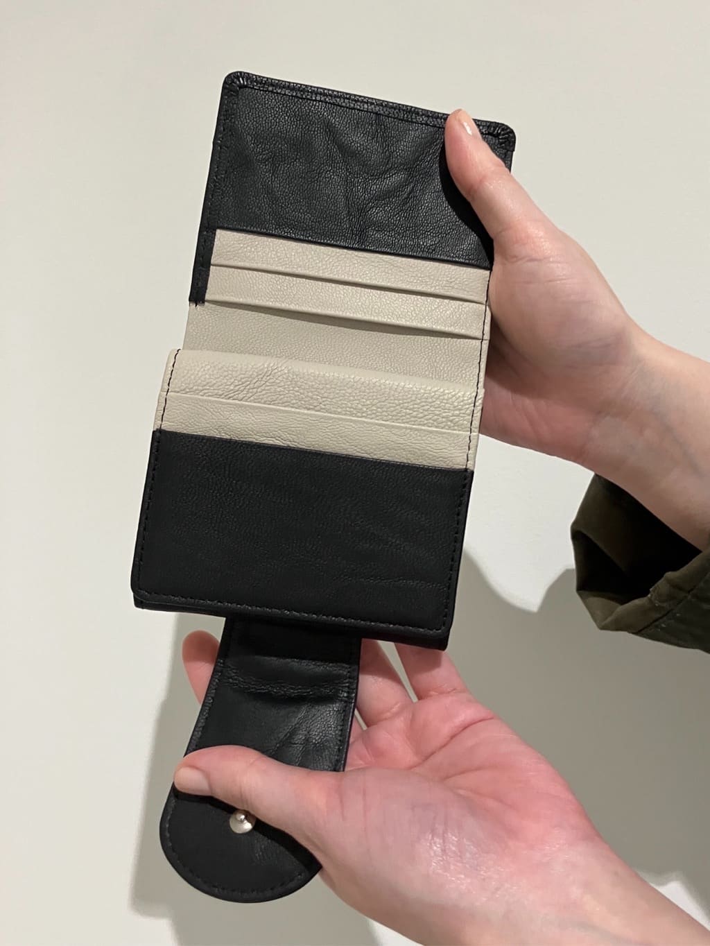 Cさんの「HIROKO HAYASHI｜BEFANA（ベファーナ）二つ折り財布」を使ったコーディネート