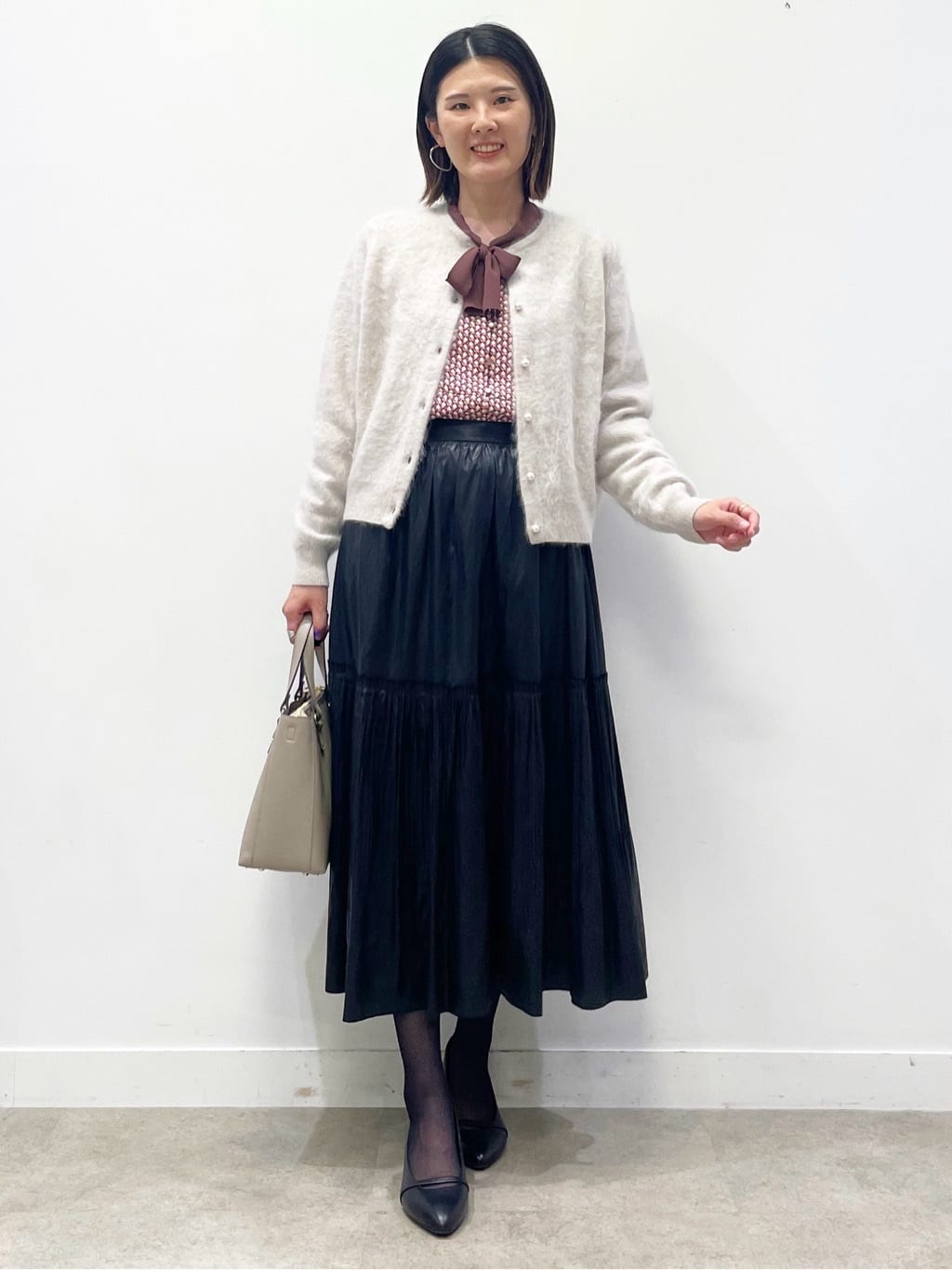 あやたかさんの「Reflect｜【レイヤードに◎】ボウタイプリントブラウス」を使ったコーディネート