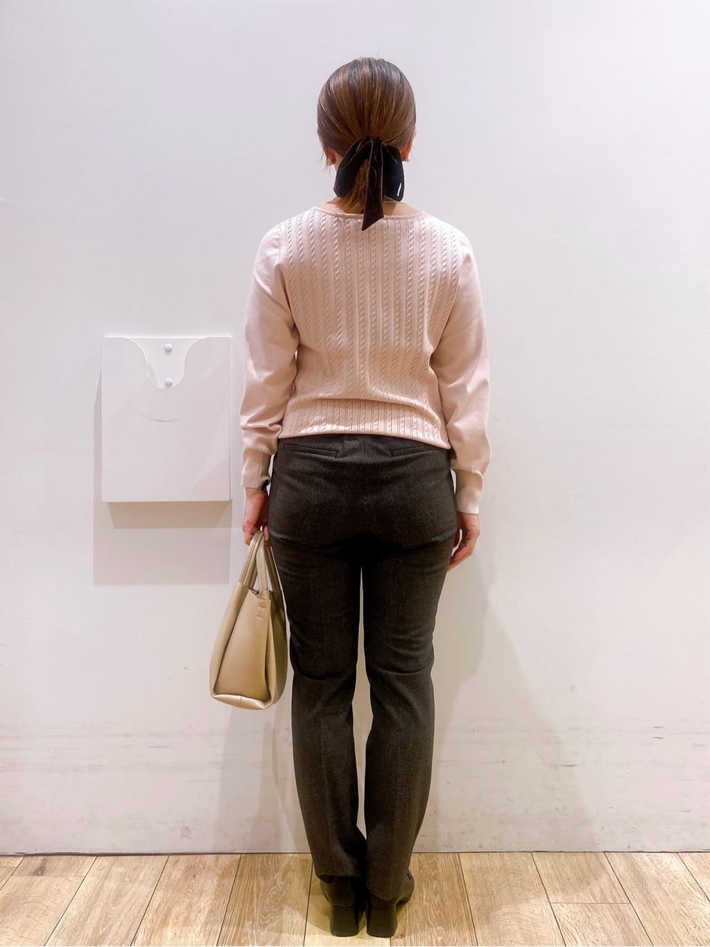 YUKOさんの「index｜ウォームストレッチテーパードパンツ【洗濯機OK／防シワ／吸湿発熱】《XS～3L》」を使ったコーディネート
