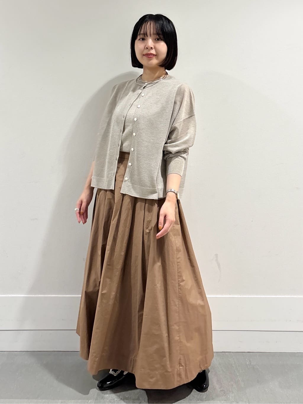 モエカさんの「UNTITLED｜【前後2WAY/アンサンブル可/ゆったり】シアーカーディガン」を使ったコーディネート