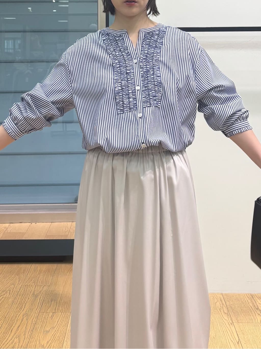 asamiさんの「INDIVI｜【洗える】胸元タックフリル長袖ブラウス」を使ったコーディネート