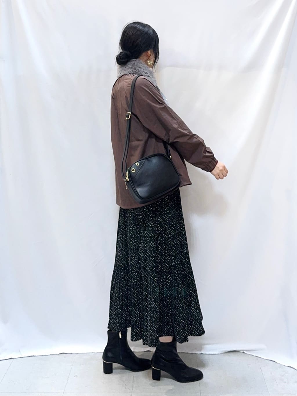 𝐇𝐢𝐫𝐨𝐦𝐢さんの「SHOO･LA･RUE｜【S-LL】オンとオフどちらにも使える 軽量なノーカラーブルゾン」を使ったコーディネート