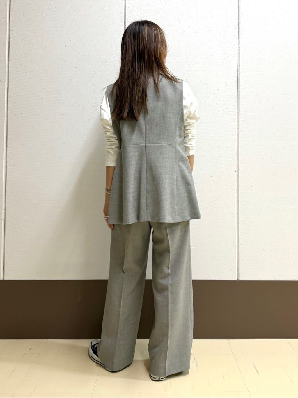 mamiさんの「INDIVI｜【UVケア】プリントフォトロングTシャツ」を使ったコーディネート