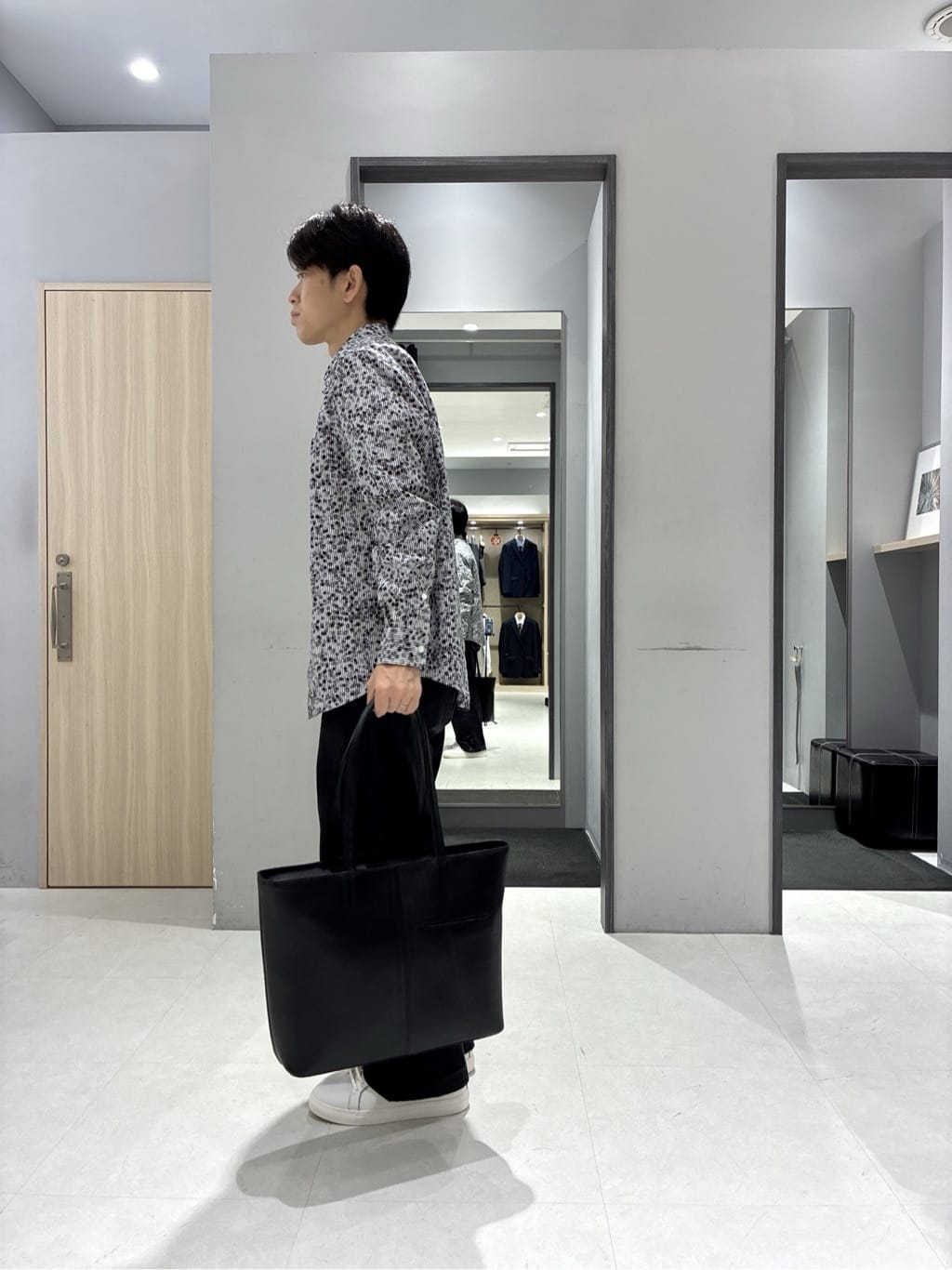 わいずみさんの「TAKEO KIKUCHI｜ストライプ小花 長袖シャツ」を使ったコーディネート