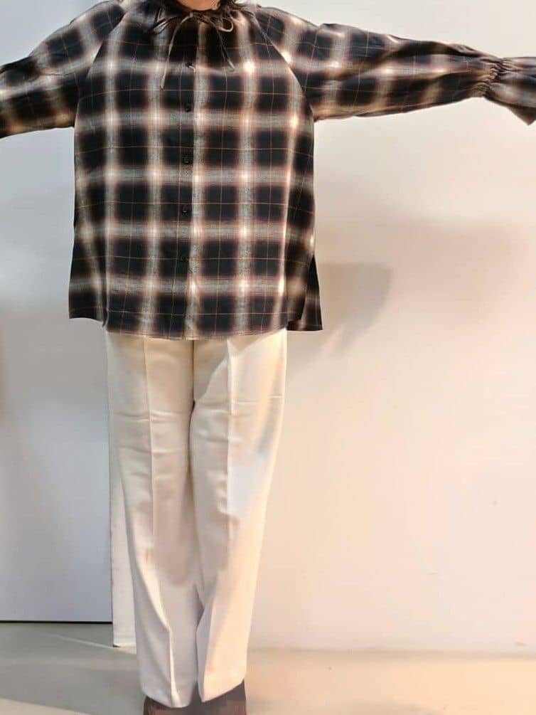 あんさんの「THE SHOP TK｜起毛オンブレフリルブラウス」を使ったコーディネート