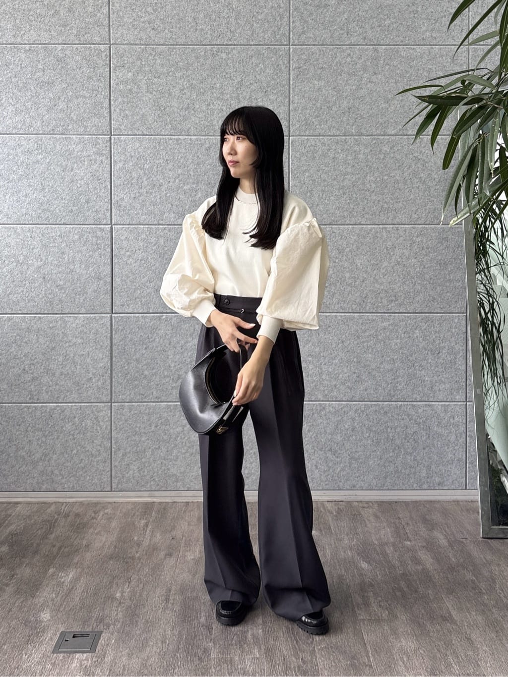 rinaさんの「INDIVI｜【再入荷】ファブリックフォルムスリーブニット」を使ったコーディネート