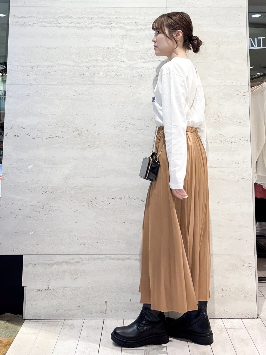 かほさんの「OPAQUE.CLIP｜ロングロゴTシャツ【洗濯機OK】」を使ったコーディネート