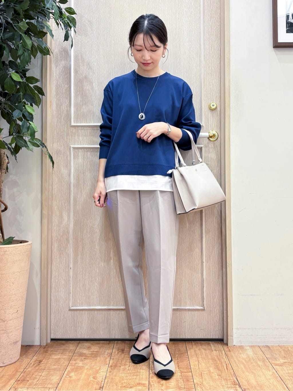 なみさんの「SHOO･LA･RUE｜【高レビュー/SS-LL/美脚シルエット】すっきりきれい見え テーパードパンツ」を使ったコーディネート