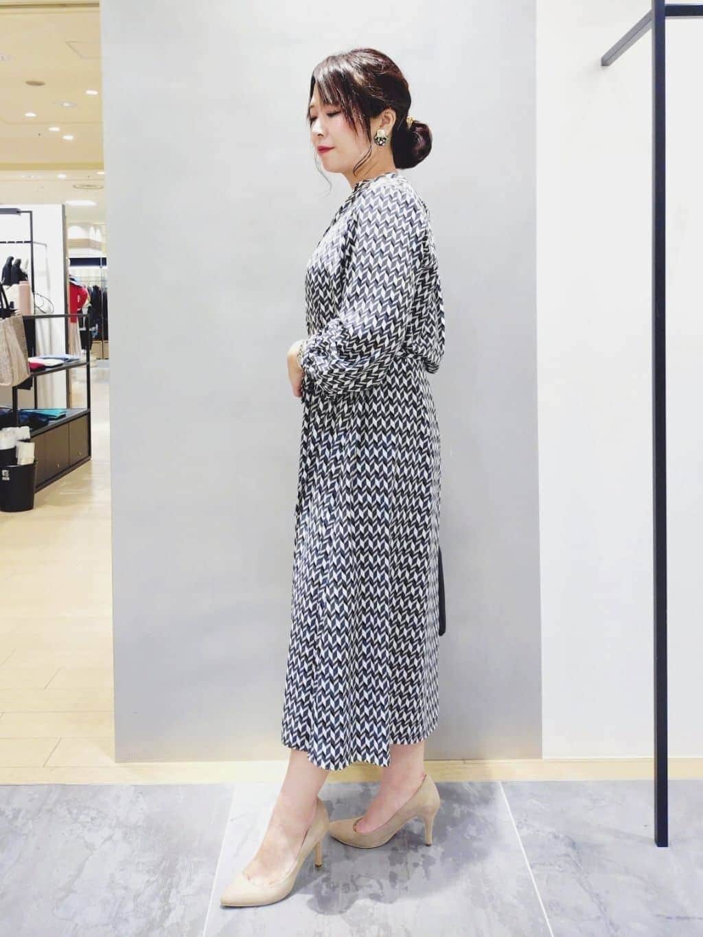 TOMOMIさんの「INDIVI｜【洗える／通勤／スーツ】メランジストレッチ ノーカラージャケット」を使ったコーディネート