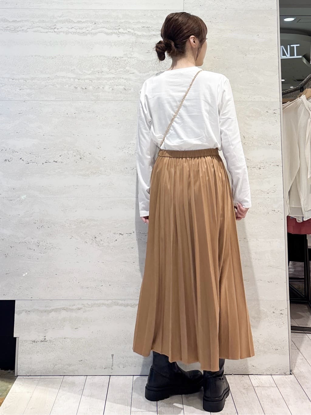 かほさんの「OPAQUE.CLIP｜ロングロゴTシャツ【洗濯機OK】」を使ったコーディネート