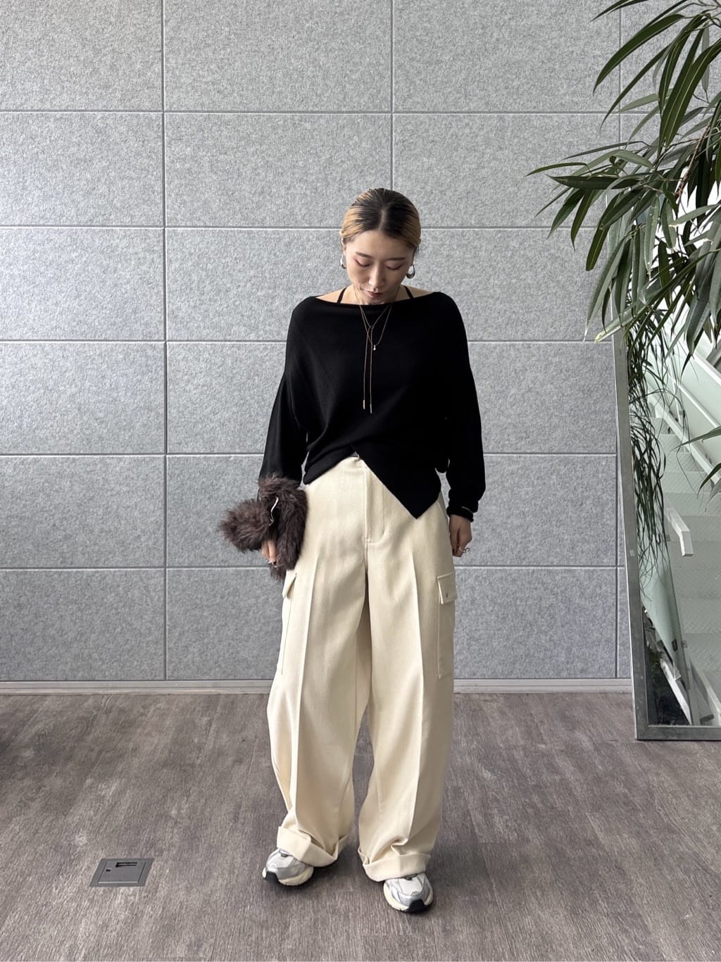 kotakiさんの「INDIVI｜【LE VERNIS】ポワールフラッフィーファーバッグ」を使ったコーディネート