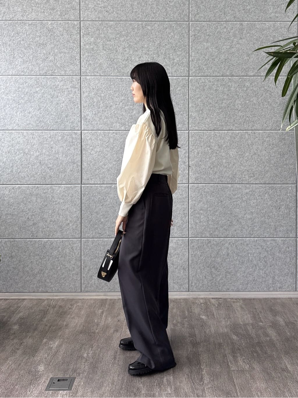 rinaさんの「INDIVI｜【再入荷】ファブリックフォルムスリーブニット」を使ったコーディネート