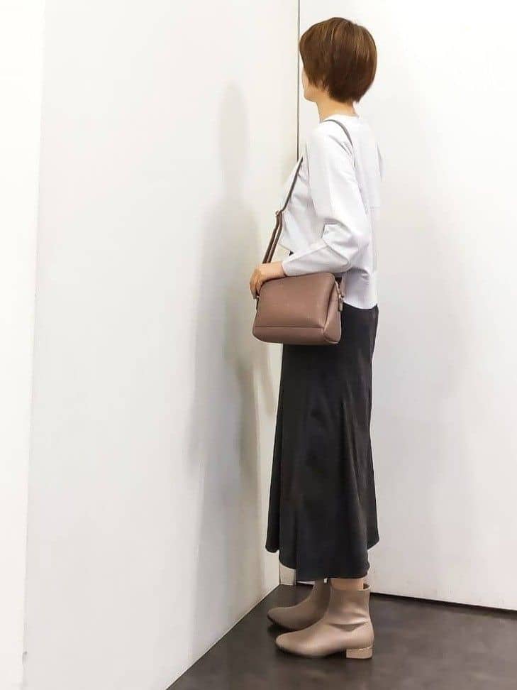 やまちゃんさんの「grove｜最終お値下げ！！【洗える/毛玉軽減】天竺ラグランスリーブプルオーバー」を使ったコーディネート