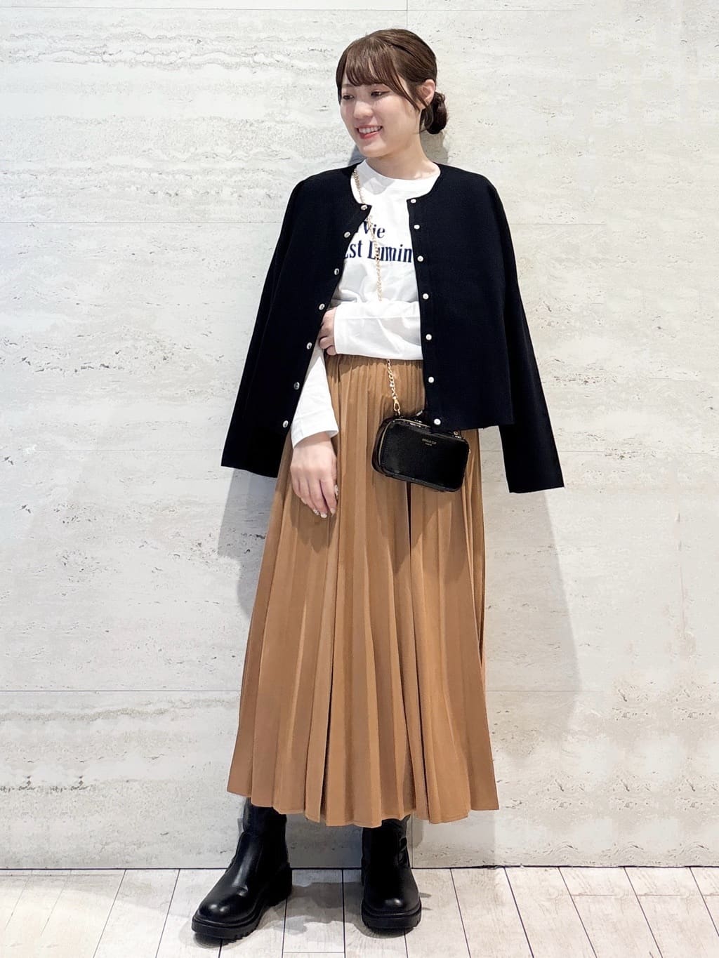 かほさんの「OPAQUE.CLIP｜ロングロゴTシャツ【洗濯機OK】」を使ったコーディネート