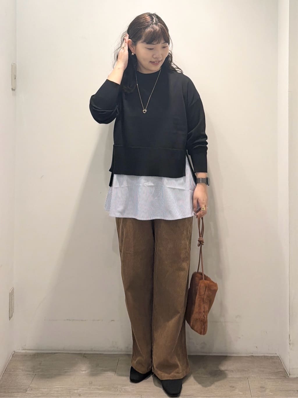 sumicaさんの「OPAQUE.CLIP｜《ツインセット》リラクシーサイドスリットニット&times;ドッキングタンク【洗濯機洗い可】」を使ったコーディネート