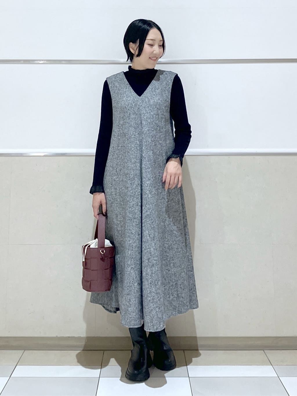 eriko さんの「Dessin｜【洗える】Vネックジャンパースカート」を使ったコーディネート