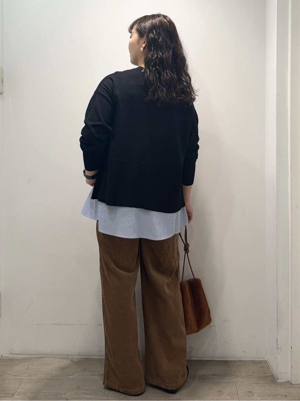 sumicaさんの「OPAQUE.CLIP｜《ツインセット》リラクシーサイドスリットニット&times;ドッキングタンク【洗濯機洗い可】」を使ったコーディネート