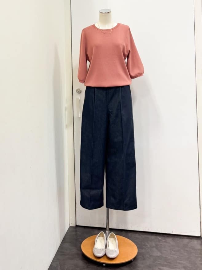 yukariさんの「grove｜【2点SET/体型カバー】夏から秋まで着まわせる！プリーツビスチェセットアップ」を使ったコーディネート