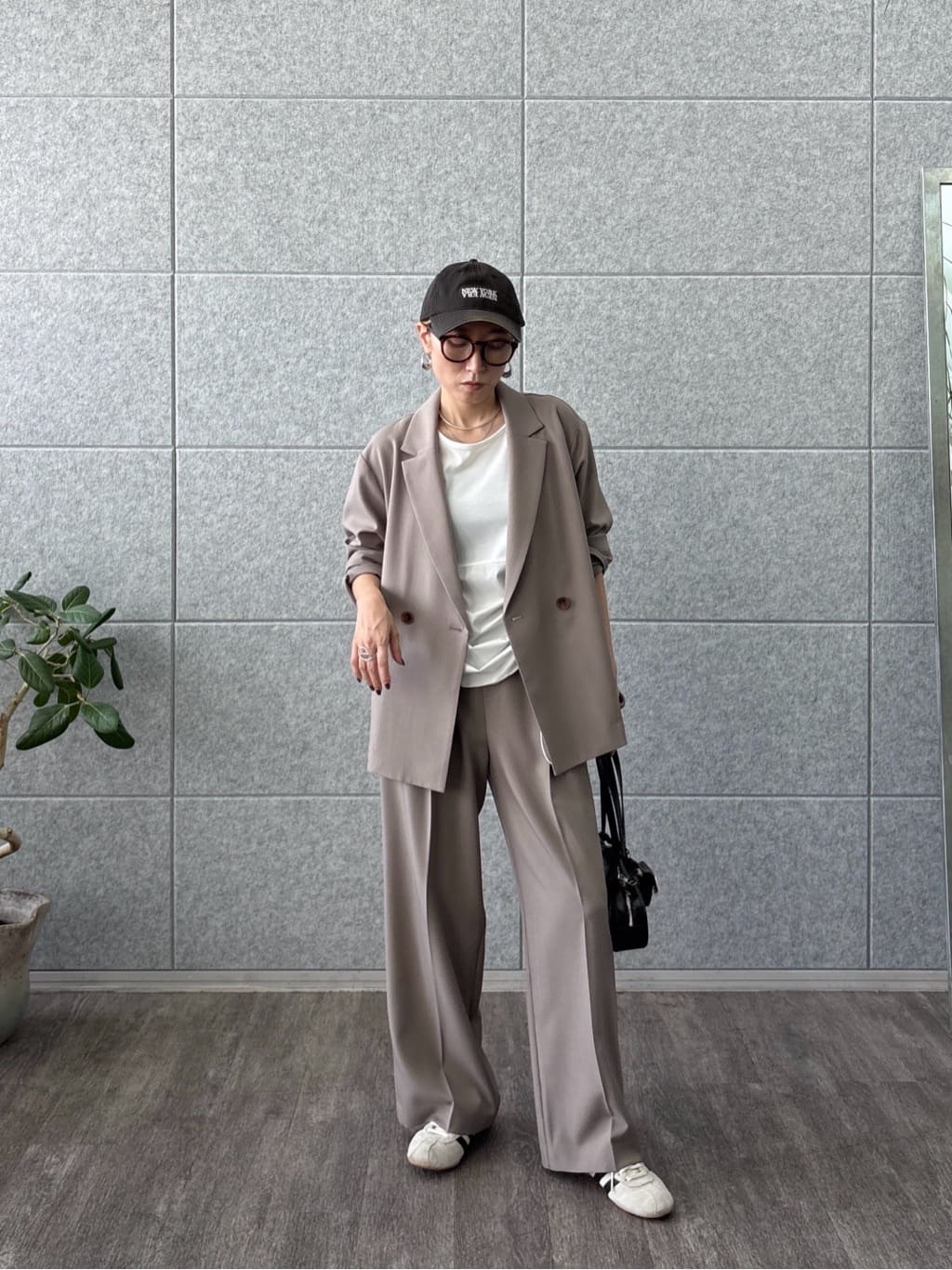 kotakiさんの「INDIVI｜Comfy SET UP｜イージーストレートワイドパンツ【セットアップ対応／通勤/カセット服】」を使ったコーディネート