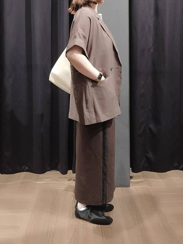 naoさんの「THE SHOP TK｜半袖シアージャケット【洗える】」を使ったコーディネート