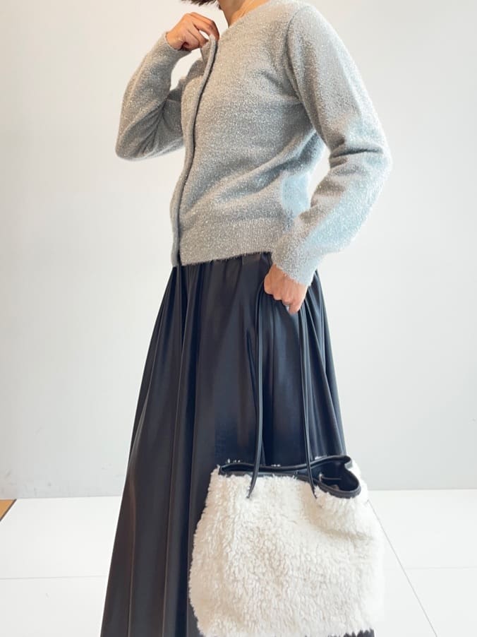 murayamaさんの「INDIVI｜レザー調ギャザースカート」を使ったコーディネート