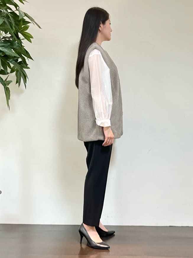 カレンさんの「UNTITLED｜【トレンド/ジレ】フェイクファーベスト」を使ったコーディネート