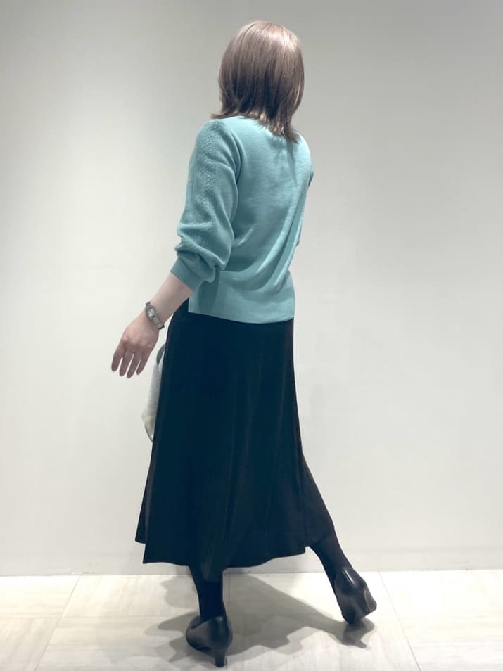 関根さんの「Reflect｜【通勤】スエードライクフレアスカート」を使ったコーディネート