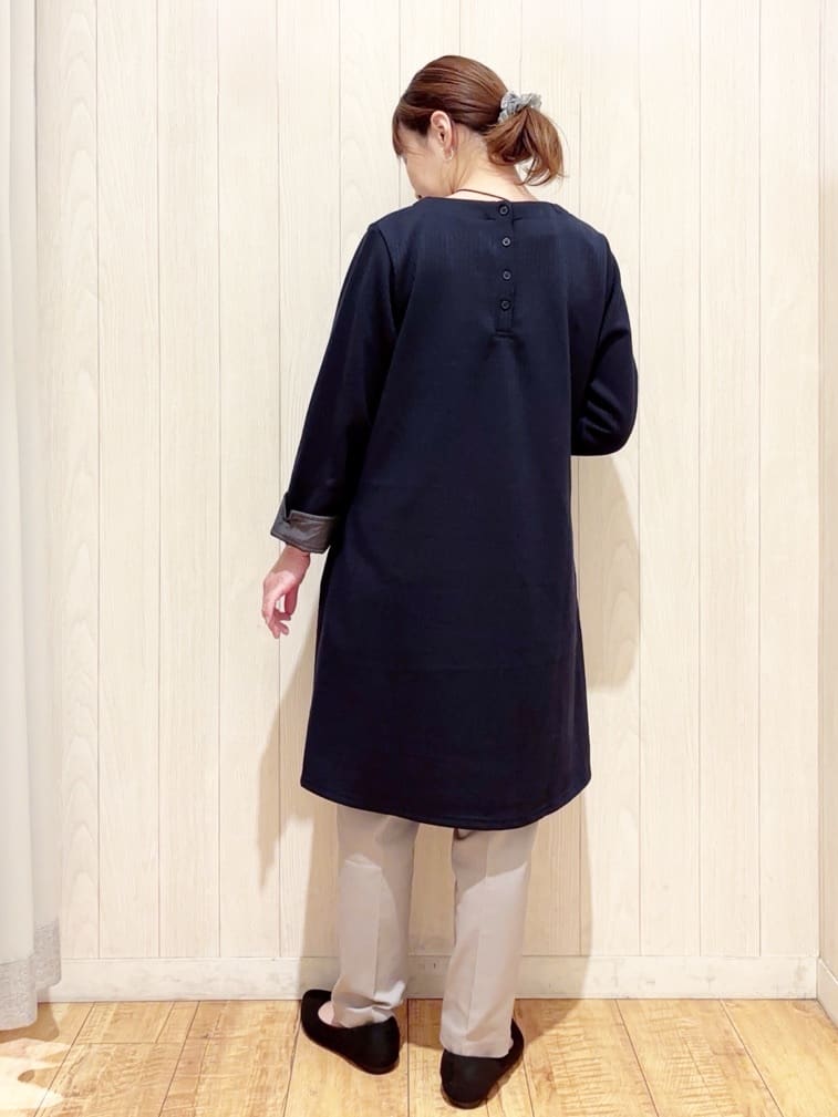 あいこさんの「SHOO･LA･RUE｜【洗濯機可/S-3L/美脚シルエット】通勤・セレモニーにも　きちんと見えする ソフトスティックパンツ」を使ったコーディネート