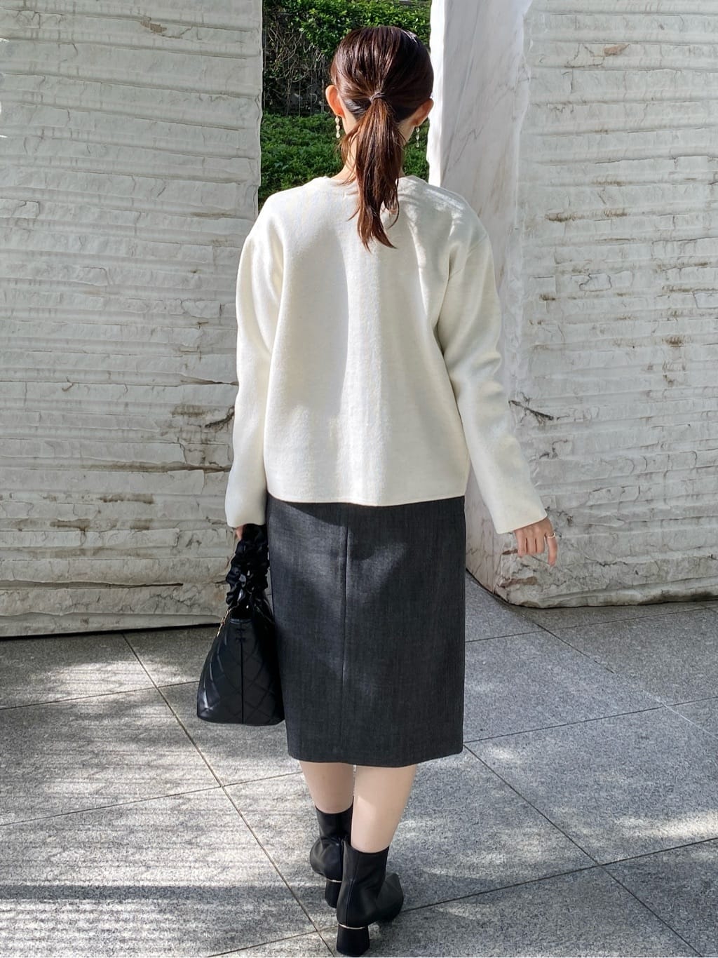 みさかさんの「index｜ボウタイフリルトップス【洗濯機OK／ストレッチ／イージーアイロン／防シワ】《S～3L》」を使ったコーディネート