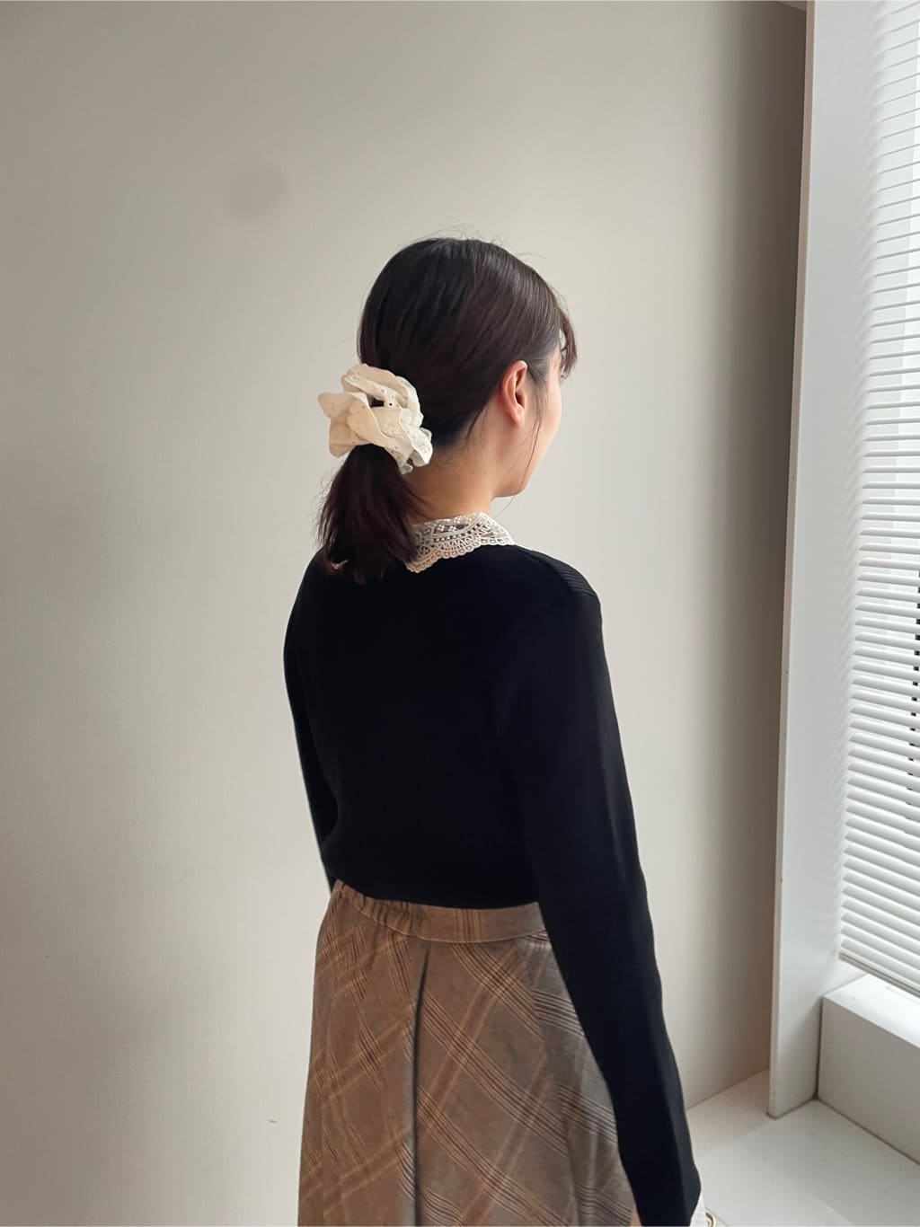 abeさんの「Couture brooch｜【通勤・大人可愛い】TRチェックスカート」を使ったコーディネート