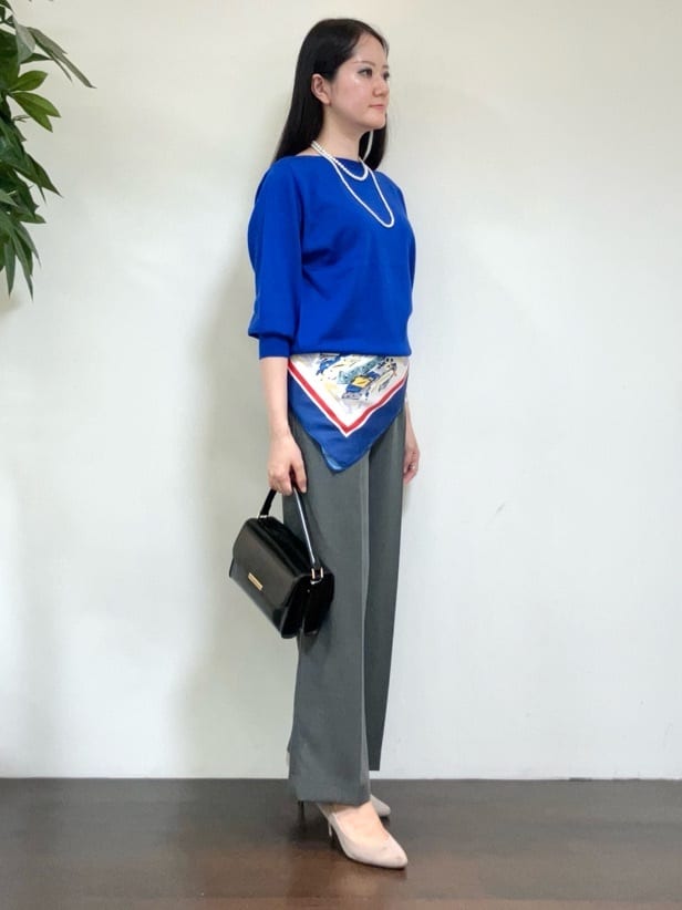 カレンさんの「UNTITLED｜【前開きボタン/ベルト付/羽織シャツ/】2WAYトレンチ風ワンピース」を使ったコーディネート