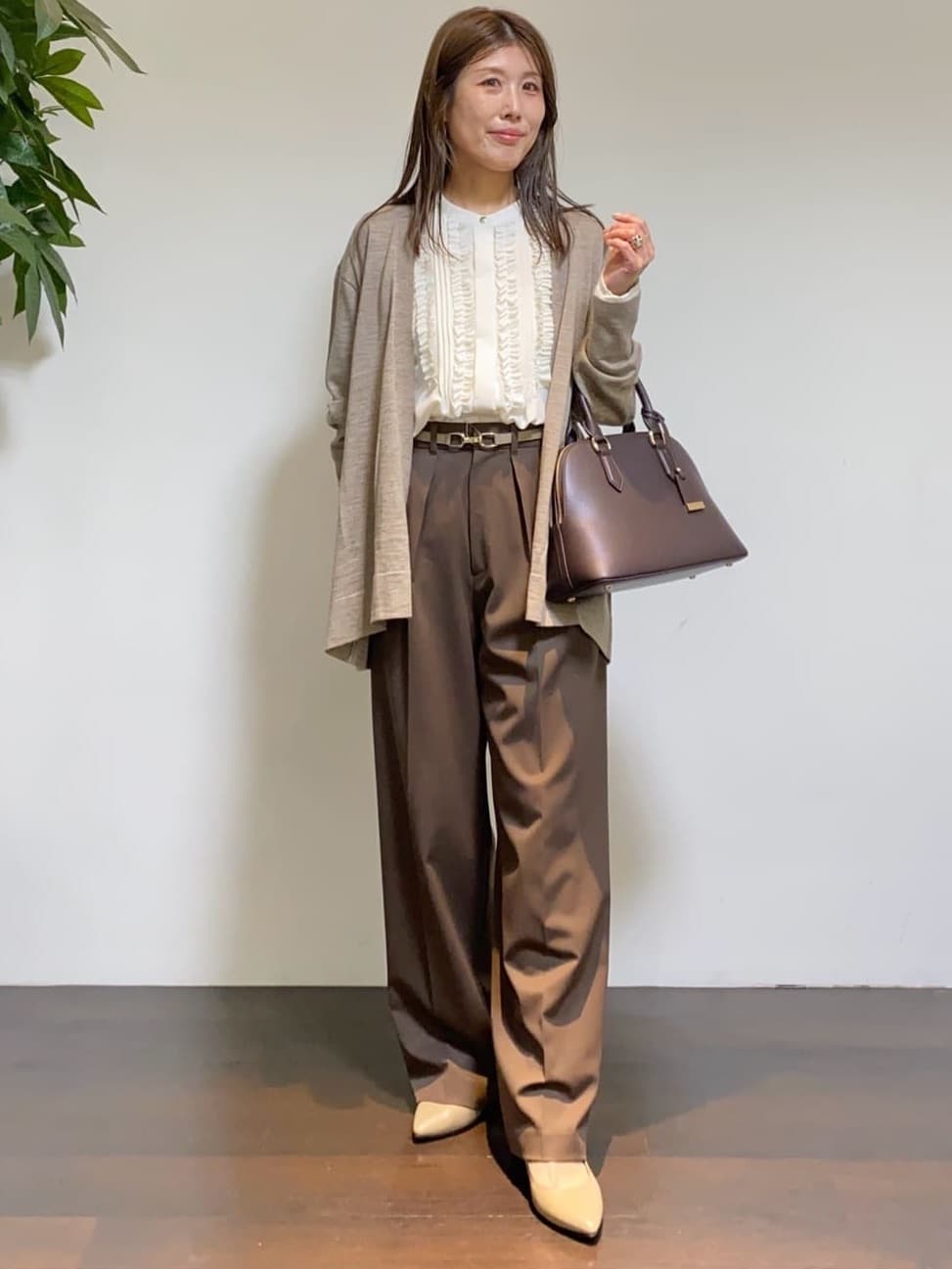 tomoさんの「UNTITLED｜【アンサンブル可/洗える】シルクウールカシミヤ ドルマンスリーブニット」を使ったコーディネート