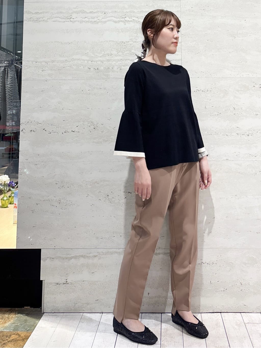 かほさんの「OPAQUE.CLIP｜ステップヘムテーパードパンツ／セットアップ対応可【洗濯機洗い可】」を使ったコーディネート