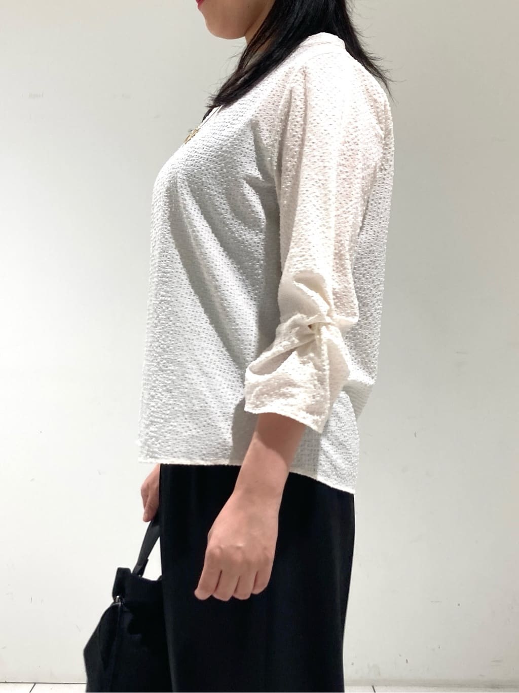 momokoさんの「INDIVI｜【UVケア／吸汗速乾】スリーブデザインブラウス」を使ったコーディネート
