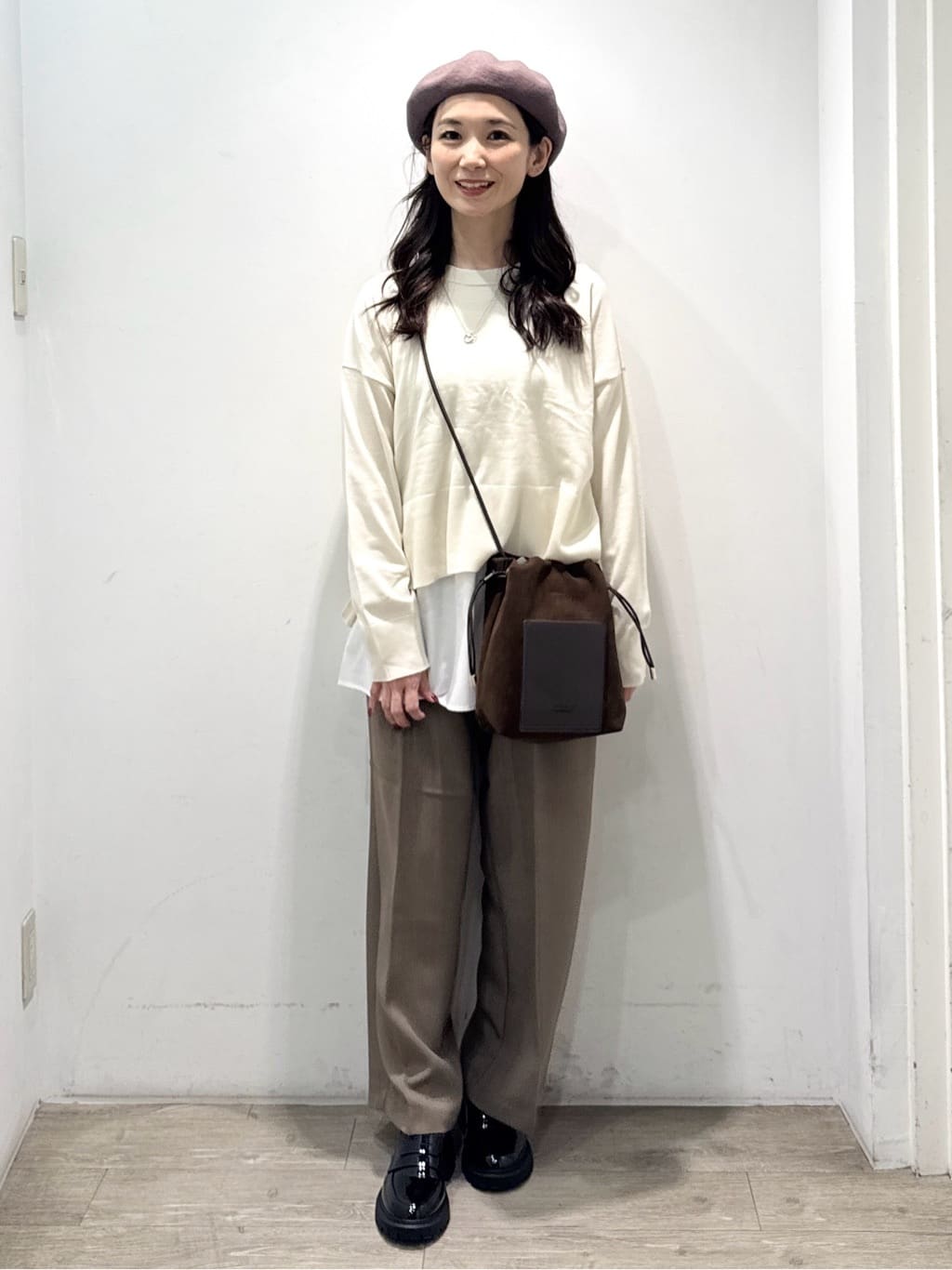 yuicciさんの「OPAQUE.CLIP｜《ツインセット》リラクシーサイドスリットニット&times;ドッキングタンク【洗濯機洗い可】」を使ったコーディネート