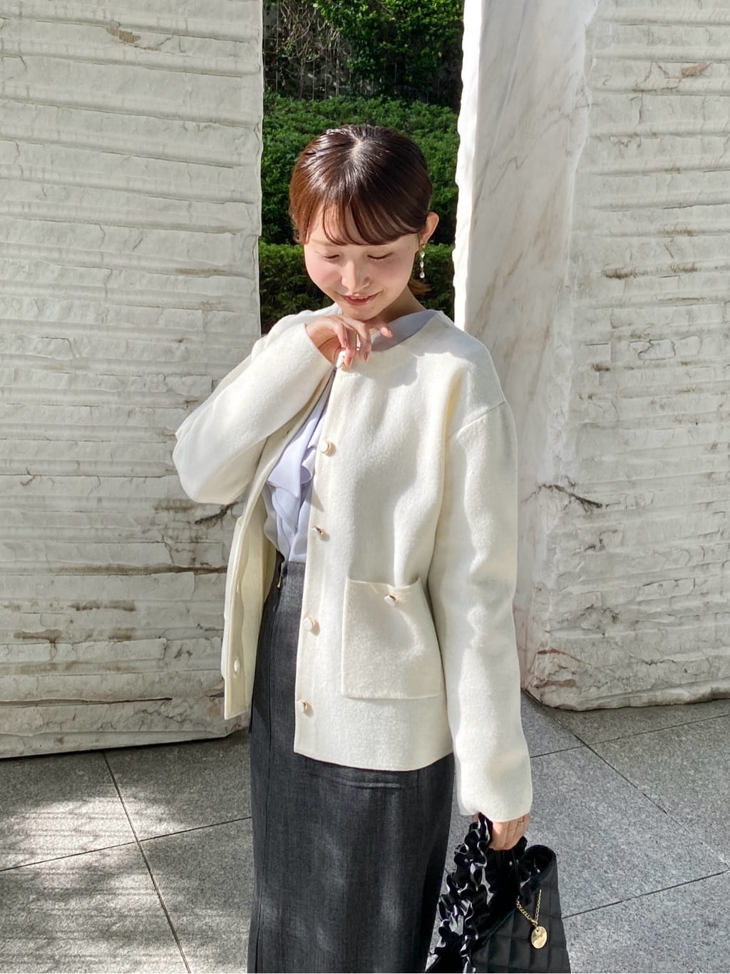 みさかさんの「index｜ボウタイフリルトップス【洗濯機OK／ストレッチ／イージーアイロン／防シワ】《S～3L》」を使ったコーディネート