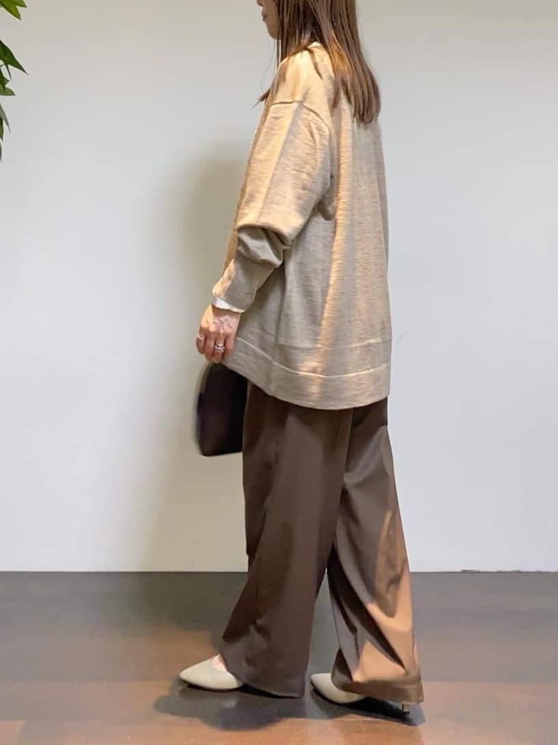 tomoさんの「UNTITLED｜【アンサンブル可/洗える】シルクウールカシミヤ ドルマンスリーブニット」を使ったコーディネート