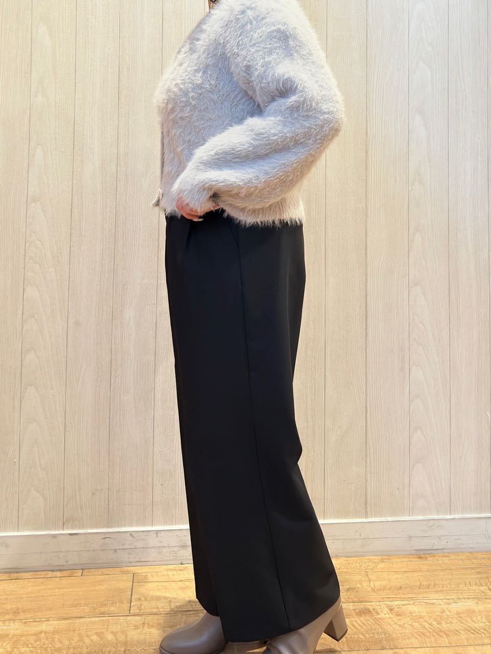 Megさんの「SHOO･LA･RUE｜【洗濯機可/S-LL】すっきり上品きれい見え タックワイドパンツ」を使ったコーディネート
