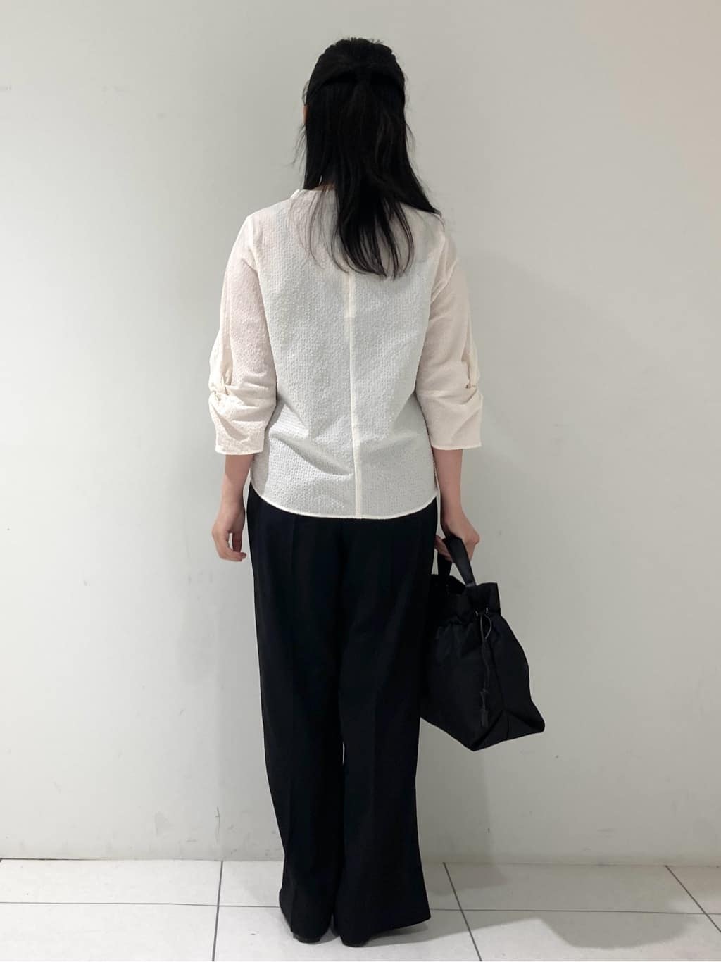 momokoさんの「INDIVI｜【UVケア／吸汗速乾】スリーブデザインブラウス」を使ったコーディネート
