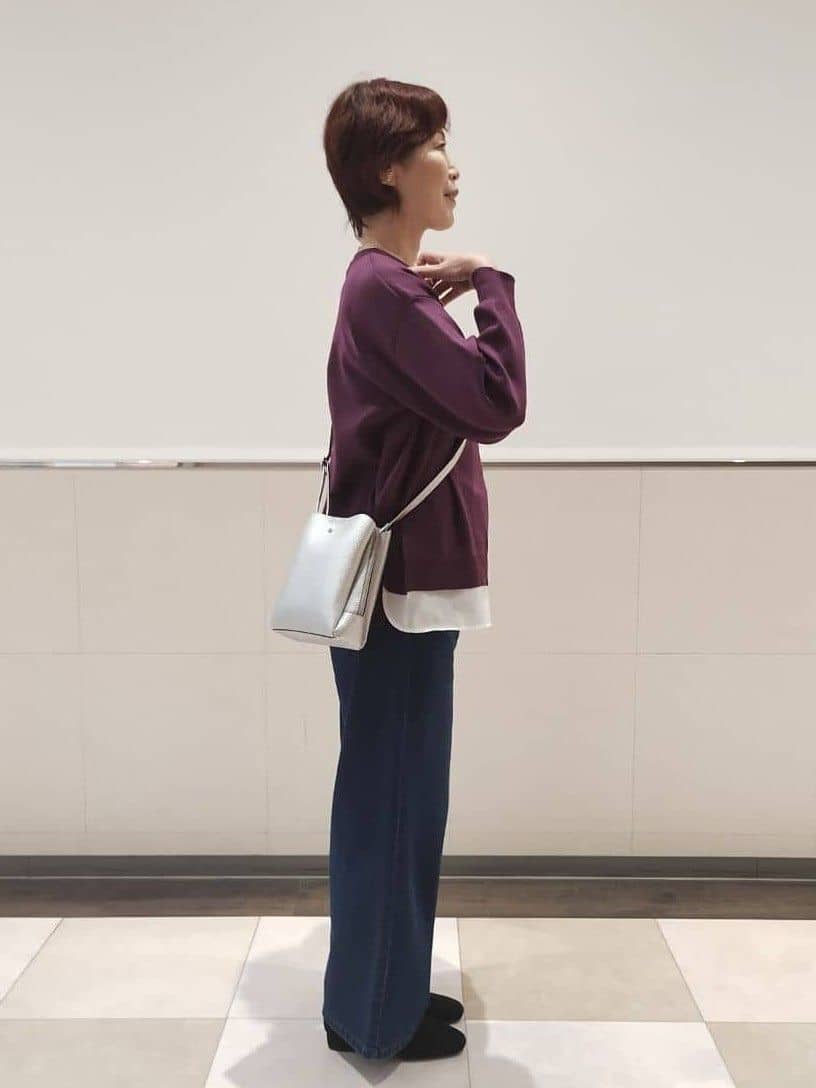 ミユさんの「SHOO･LA･RUE｜【高レビュー/S-LL】脚のラインを拾いにくい デニムワイドパンツ」を使ったコーディネート