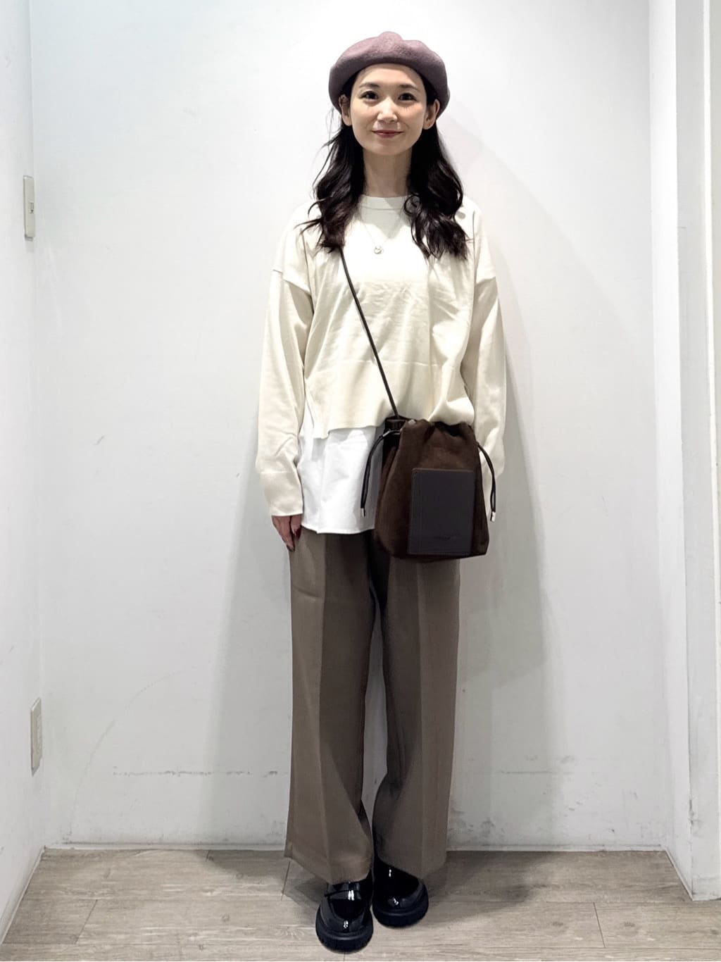 yuicciさんの「OPAQUE.CLIP｜《ツインセット》リラクシーサイドスリットニット&times;ドッキングタンク【洗濯機洗い可】」を使ったコーディネート