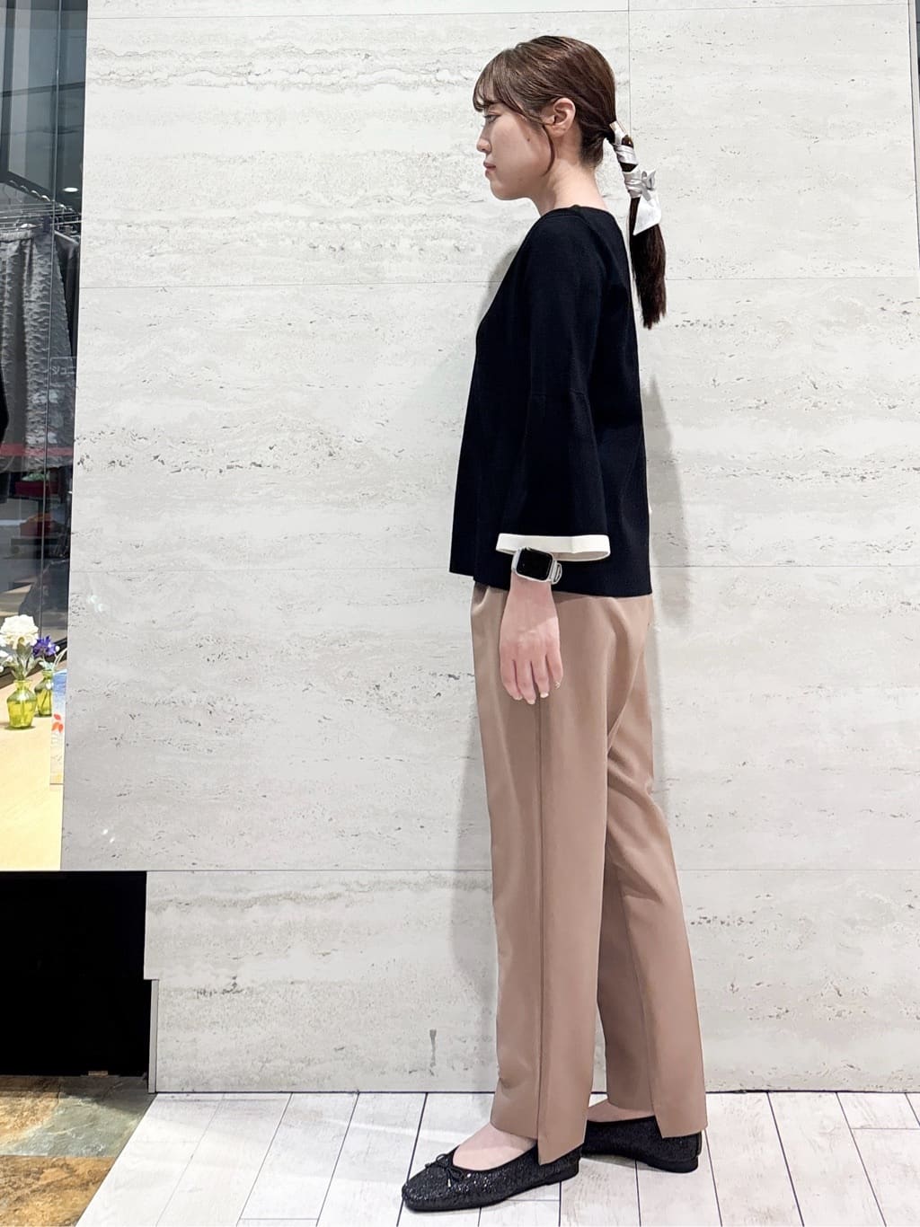 かほさんの「OPAQUE.CLIP｜ステップヘムテーパードパンツ／セットアップ対応可【洗濯機洗い可】」を使ったコーディネート