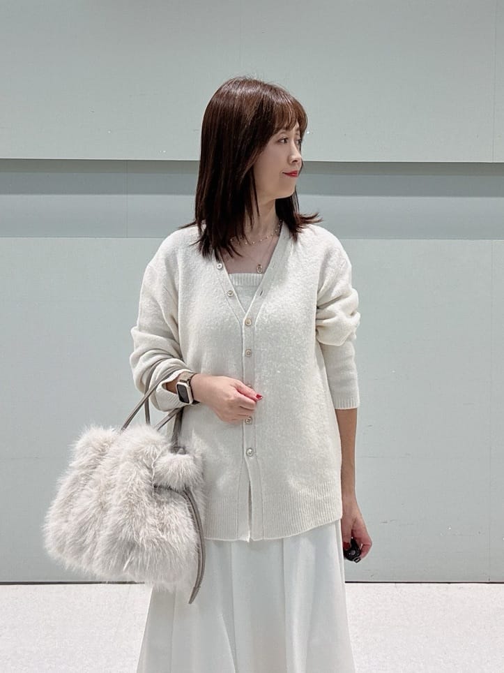 makiさんの「UNTITLED｜【トレンド/柔らかな素材感】ビスチェセットカーディガン」を使ったコーディネート